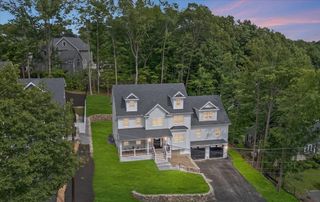 9 Steele St, Stoneham, MA 02180