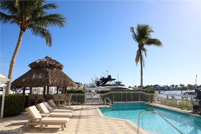 891 10th ST S, Naples, FL 34102