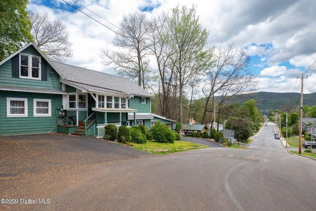 150 Mohican Street, Lake George, NY 12845