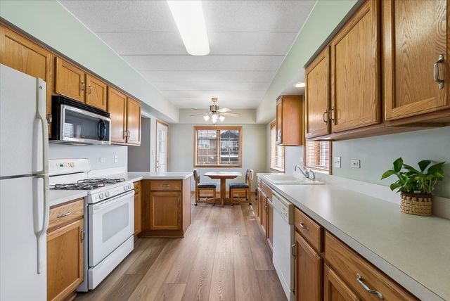 13129 FOREST RIDGE Drive 2D, Palos Heights, IL 60463