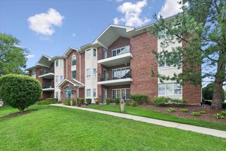 13129 FOREST RIDGE Drive 2D, Palos Heights, IL 60463