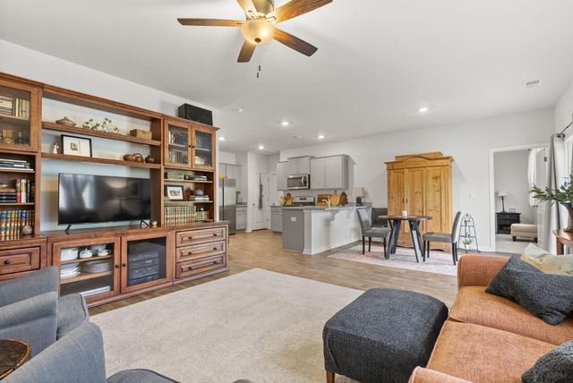 162 Oakwood Boulevard, Summerville, SC 29486