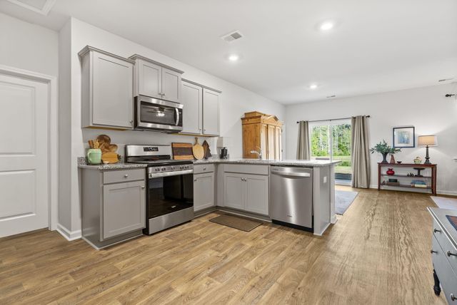 162 Oakwood Boulevard, Summerville, SC 29486