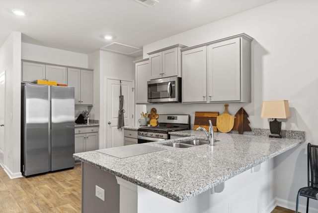 162 Oakwood Boulevard, Summerville, SC 29486