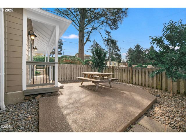 1845 Nw 30TH St, Lincoln City, OR 97367