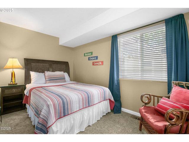 1845 Nw 30TH St, Lincoln City, OR 97367