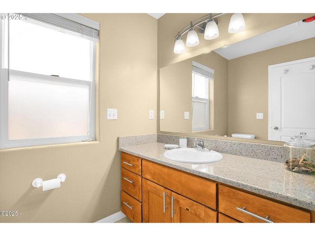 1845 Nw 30TH St, Lincoln City, OR 97367