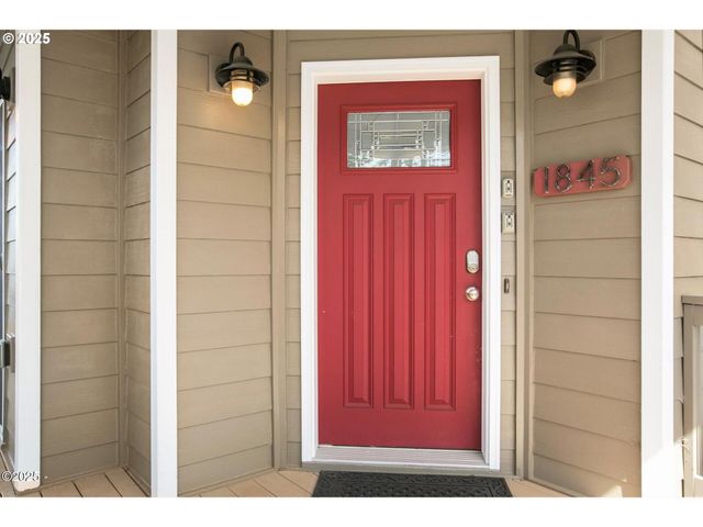 1845 Nw 30TH St, Lincoln City, OR 97367