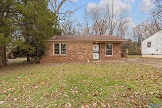 2710 Cave Avenue, Huntsville, AL 35810