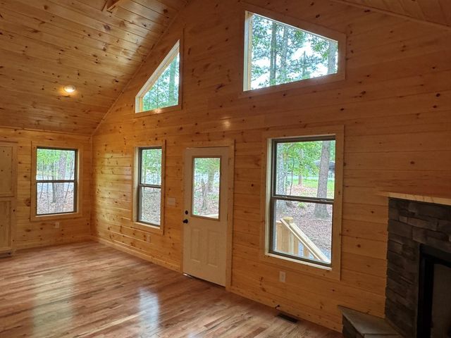 83 Noelles Pass, Murphy, NC 28906