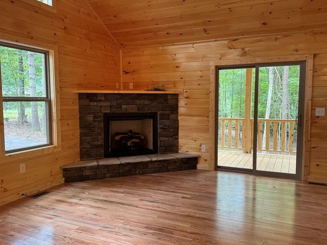 83 Noelles Pass, Murphy, NC 28906