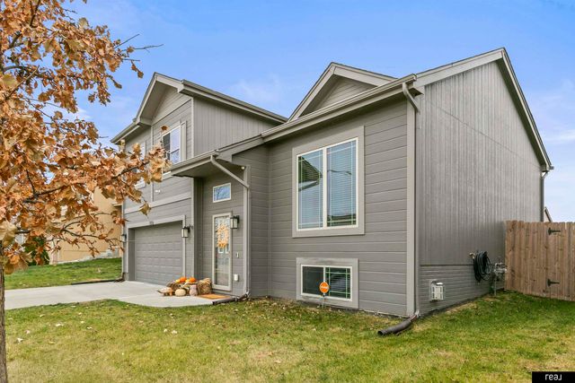 9110 Potter Street, Omaha, NE 68122