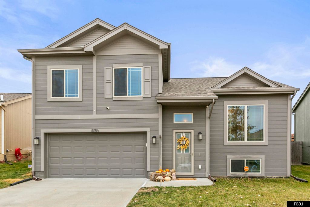 9110 Potter Street, Omaha, NE 68122