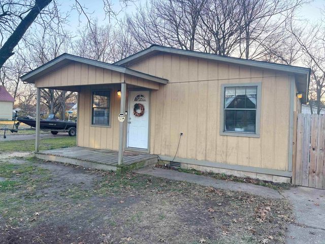 504 S Pine Street, Hope, AR 71801