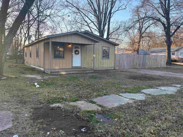 504 S Pine Street, Hope, AR 71801