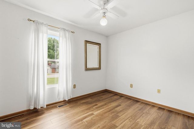 7860 PINE BLVD, Lusby, MD 20657