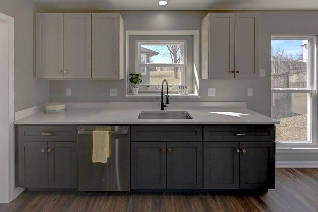 1131 N Mohican Court, Independence, MO 64056