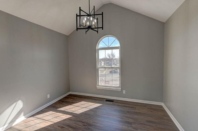 1131 N Mohican Court, Independence, MO 64056