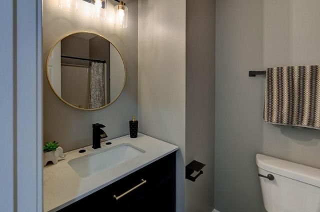 1131 N Mohican Court, Independence, MO 64056