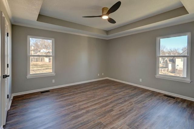 1131 N Mohican Court, Independence, MO 64056