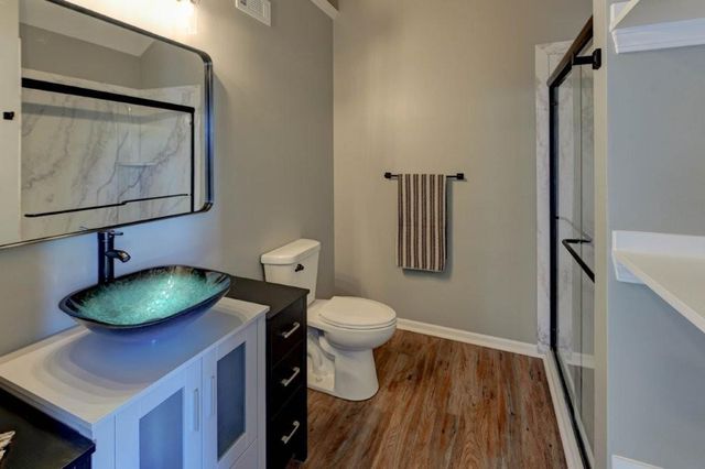 1131 N Mohican Court, Independence, MO 64056