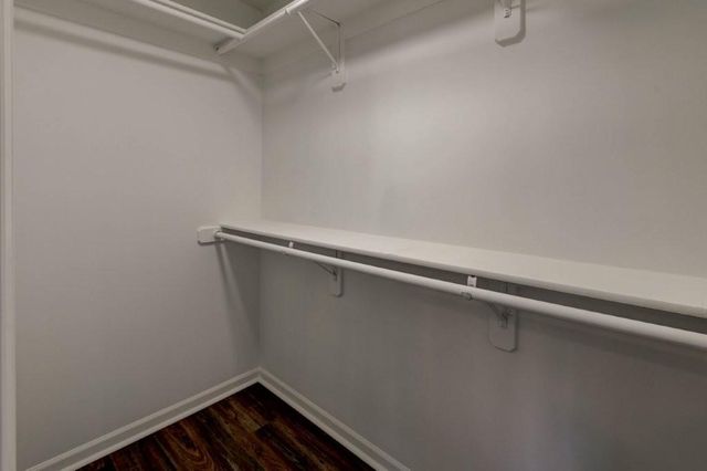 1131 N Mohican Court, Independence, MO 64056