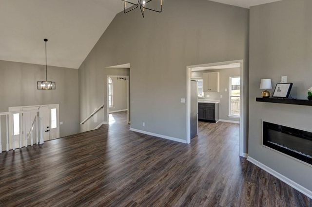 1131 N Mohican Court, Independence, MO 64056