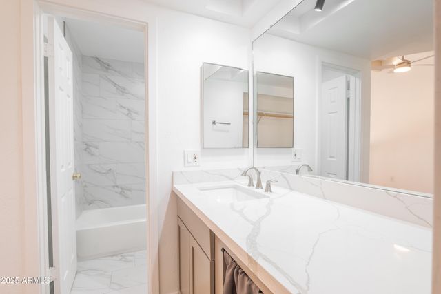 4240 N LONGVIEW Avenue 17, Phoenix, AZ 85014