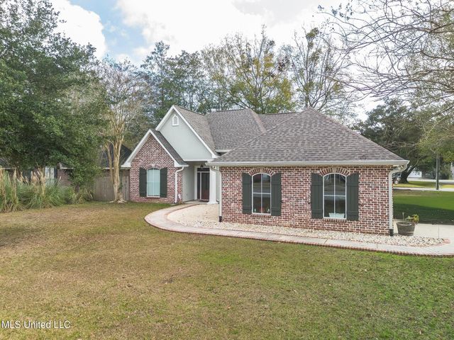 72683 N Diamondhead Drive, Diamondhead, MS 39525