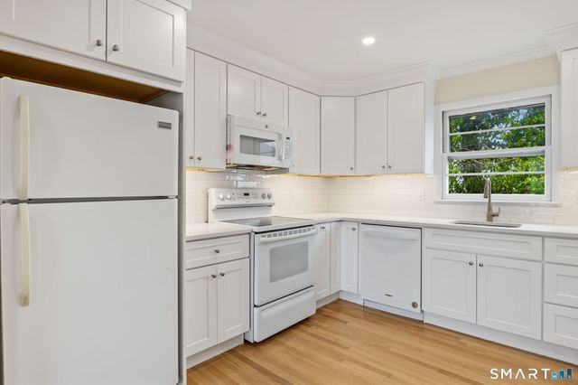 17 Artic Street 2, Greenwich, CT 06830