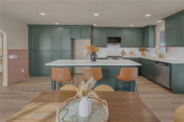 2057 Down, Riverside, CA 92507