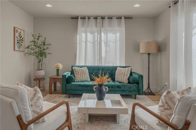 2057 Down, Riverside, CA 92507