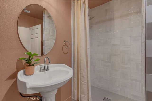 2057 Down, Riverside, CA 92507