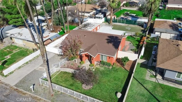 2057 Down, Riverside, CA 92507