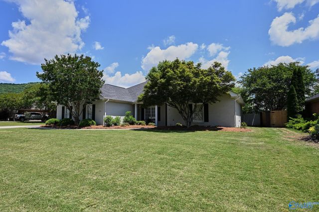 2836 Willowick Trail SE, Owens Cross Roads, AL 35763