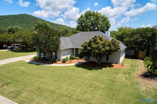 2836 Willowick Trail SE, Owens Cross Roads, AL 35763