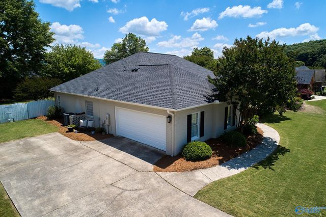 2836 Willowick Trail SE, Owens Cross Roads, AL 35763