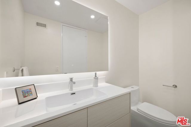 2467 Century, Los Angeles, CA 90067