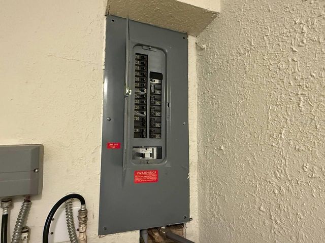 3257 CRESTWOOD DRIVE, Port Charlotte, FL 33952