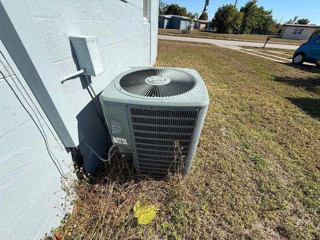 3257 CRESTWOOD DRIVE, Port Charlotte, FL 33952