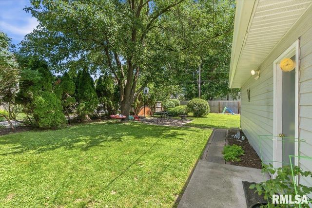 1330 S WHITTIER Avenue, Springfield, IL 62704
