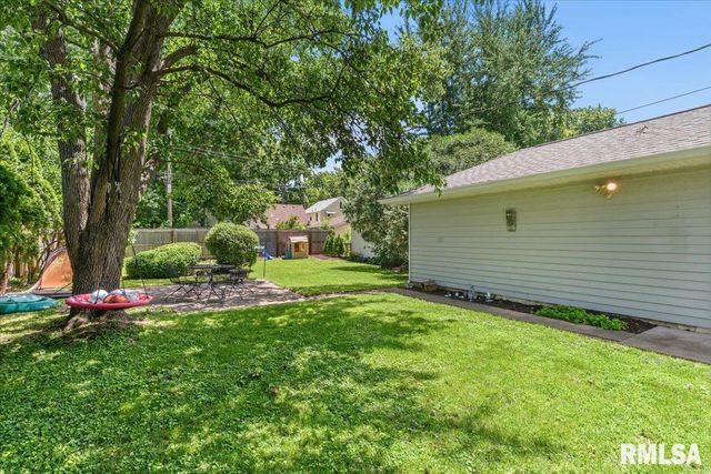 1330 S WHITTIER Avenue, Springfield, IL 62704
