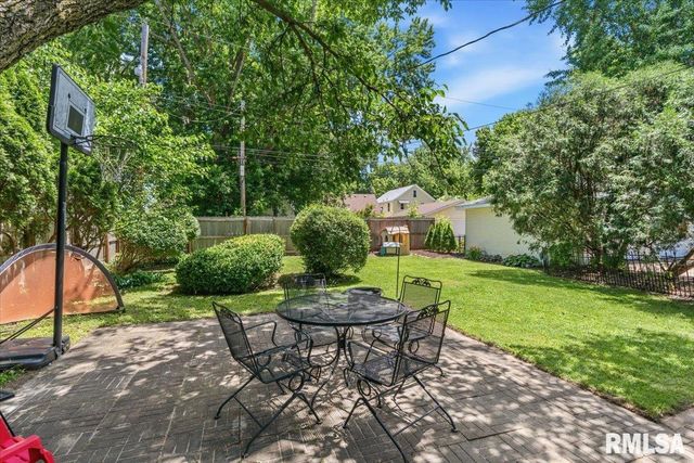 1330 S WHITTIER Avenue, Springfield, IL 62704