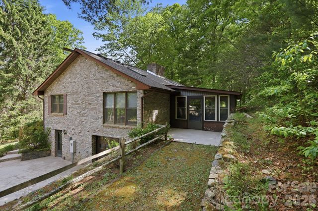 1 Mountain Heritage Place, Candler, NC 28715