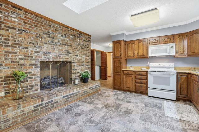 1 Mountain Heritage Place, Candler, NC 28715
