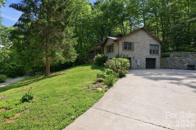 1 Mountain Heritage Place, Candler, NC 28715