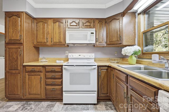 1 Mountain Heritage Place, Candler, NC 28715