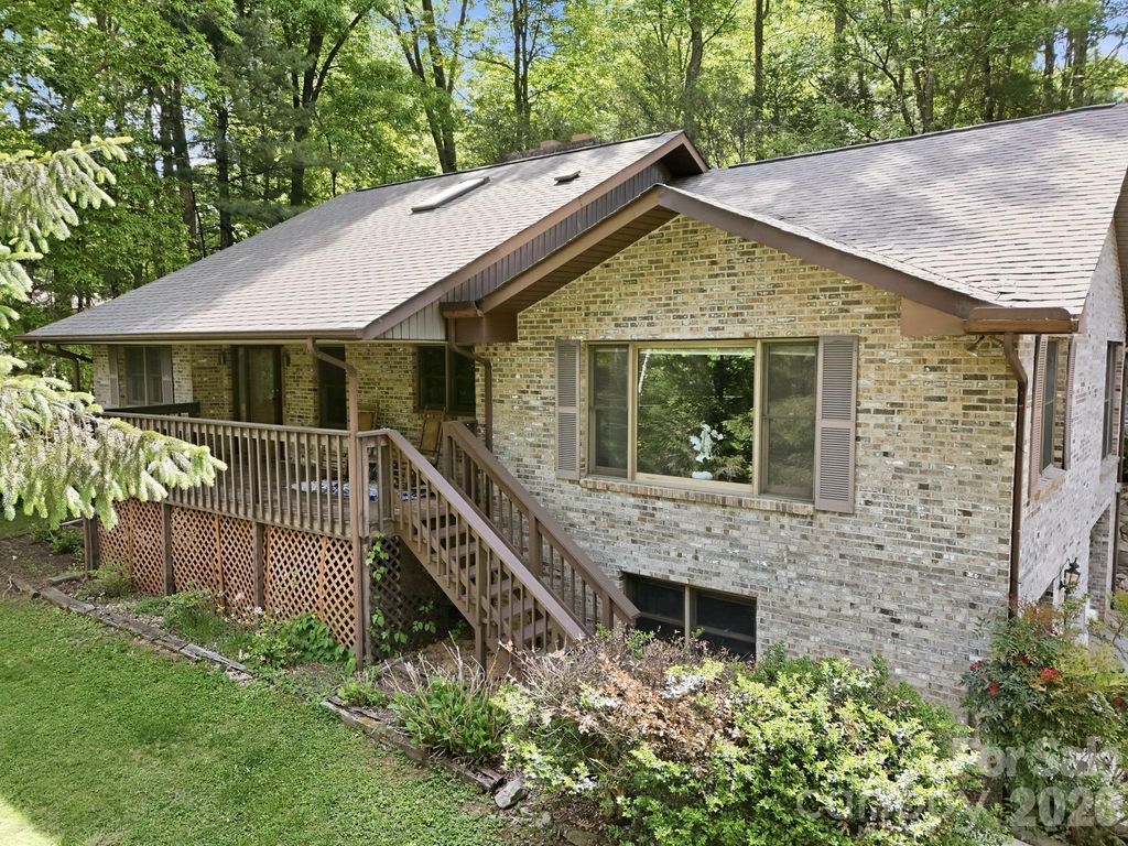 1 Mountain Heritage Place, Candler, NC 28715