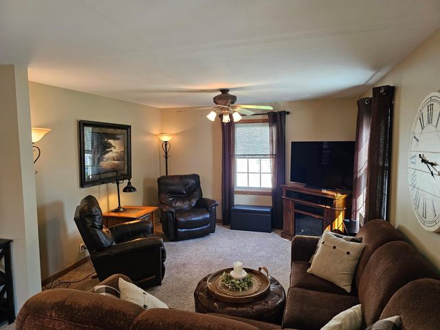 203 3rd Avenue E, Lamberton, MN 56152