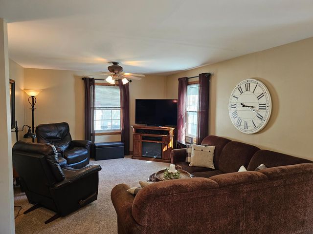 203 3rd Avenue E, Lamberton, MN 56152